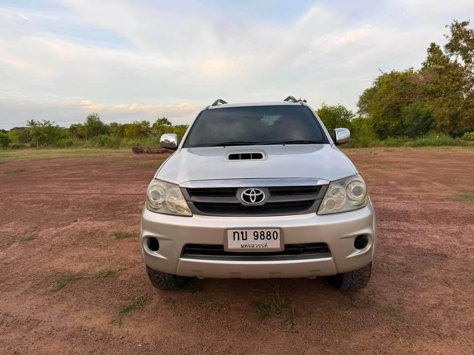 2005 Toyota Fortuner I 3