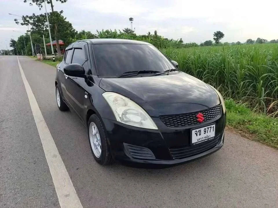 2013 Suzuki Swift II 2