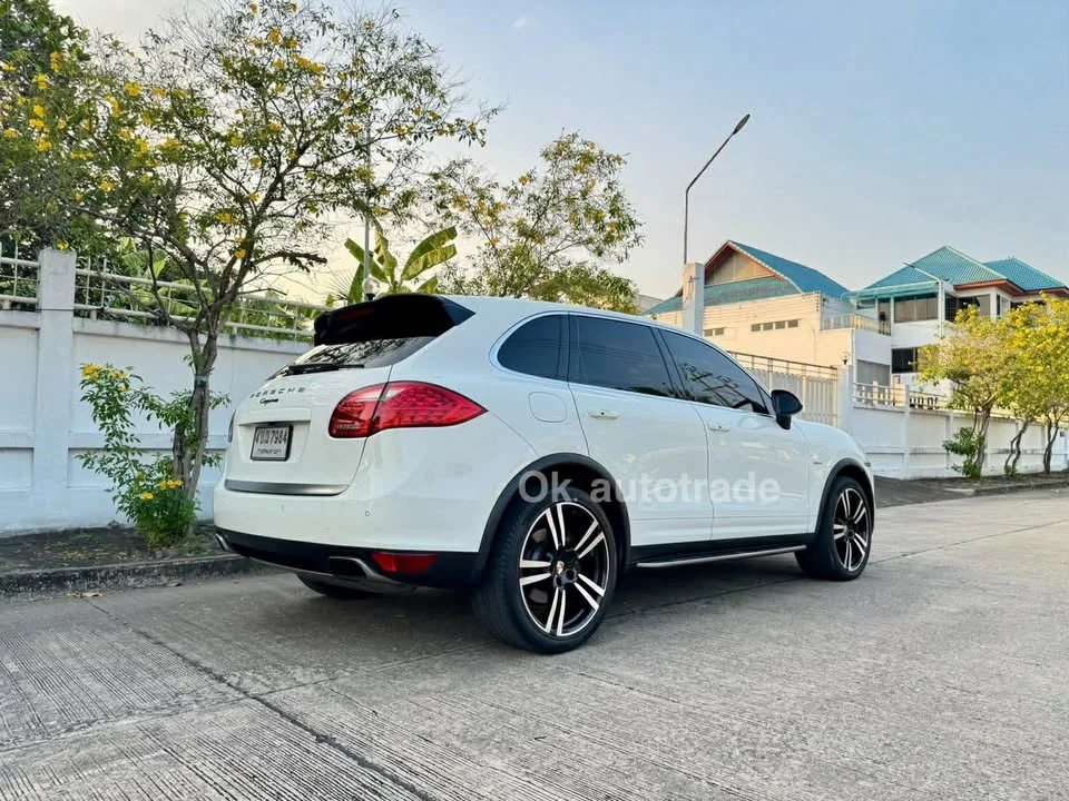 2011 Porsche Cayenne II 2