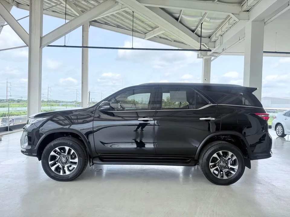 2022 Toyota Fortuner II 2