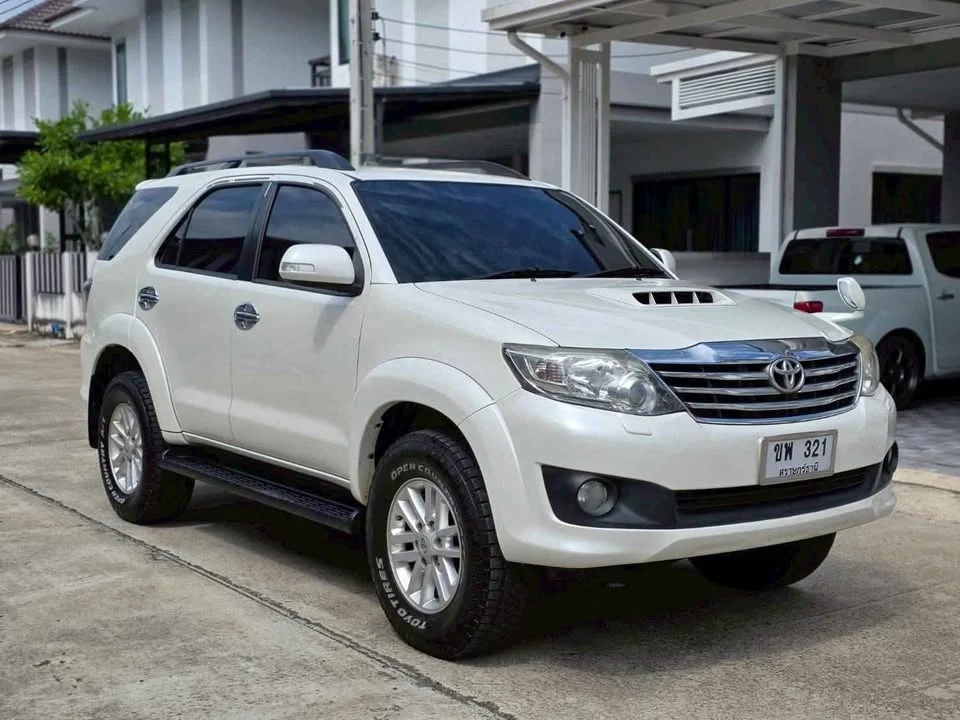 2013 Toyota Fortuner I 2
