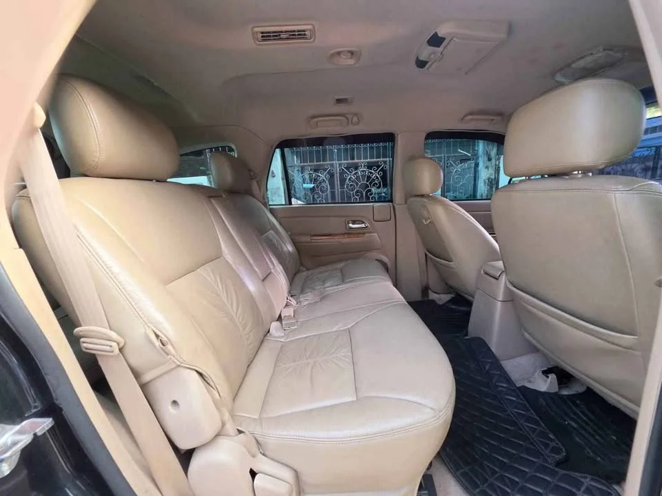 2010 Isuzu MU-7 3