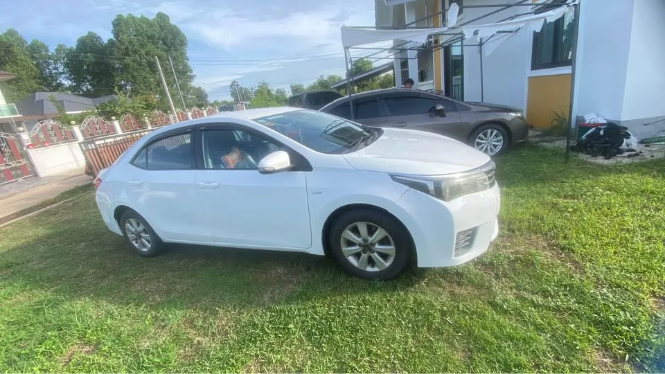 2014 Toyota Corolla Altis XI (E170) 3