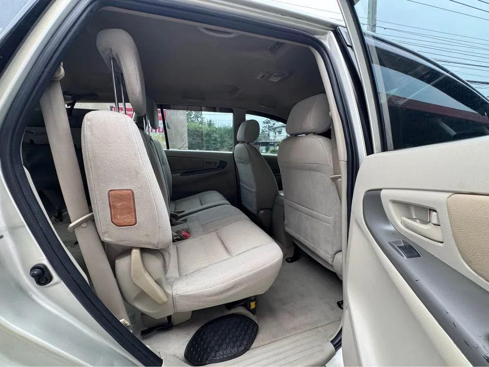 2008 Toyota Innova I 2