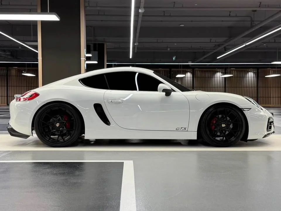2015 Porsche Boxster and Cayman III 3