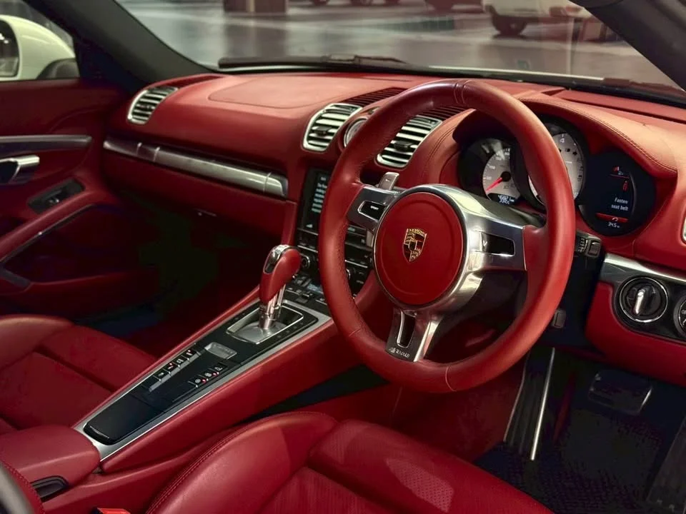 2015 Porsche Boxster and Cayman III 2