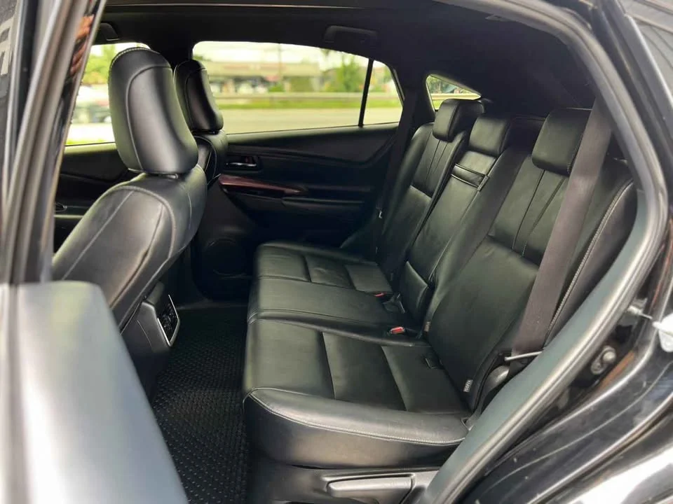 2014 Toyota Harrier III 3