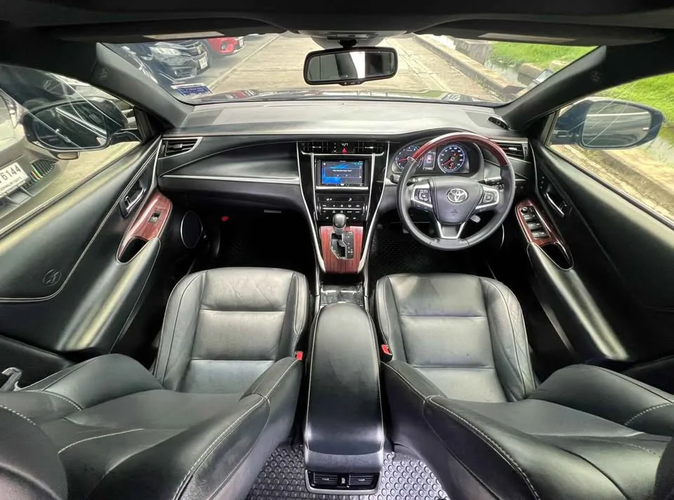 2014 Toyota Harrier III 2