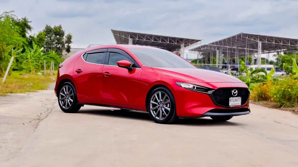 2019 Mazda 3 IV 3