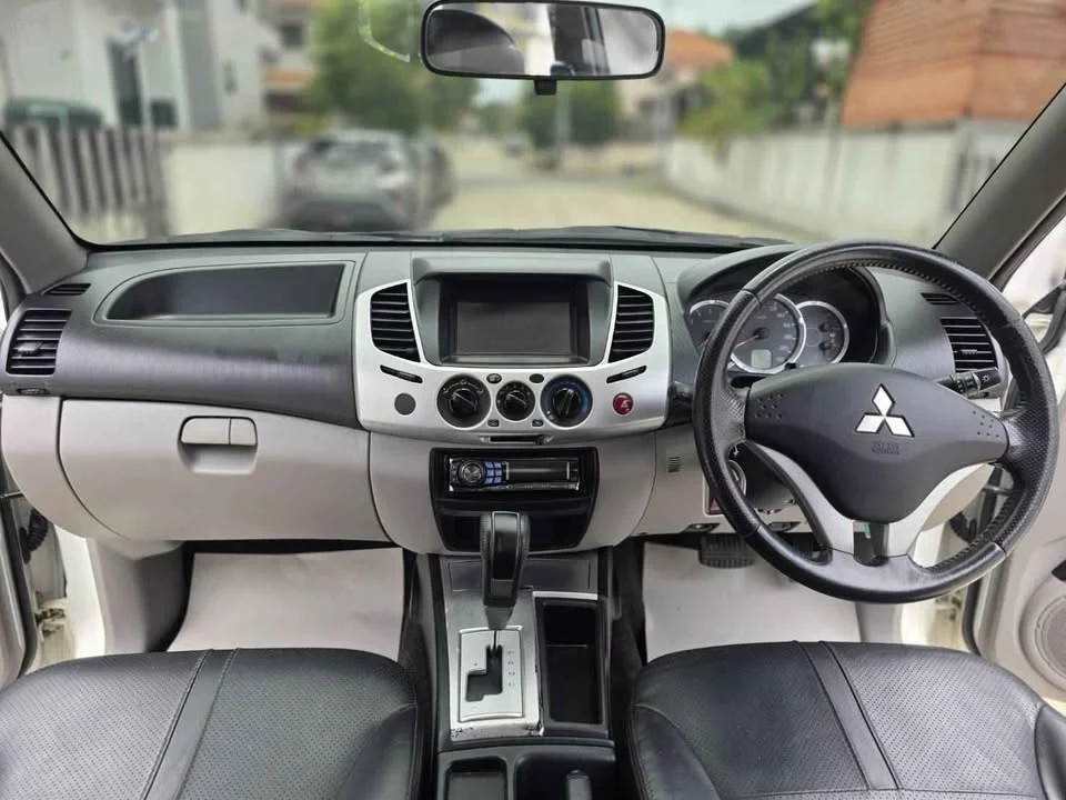 2012 Mitsubishi Triton IV 3