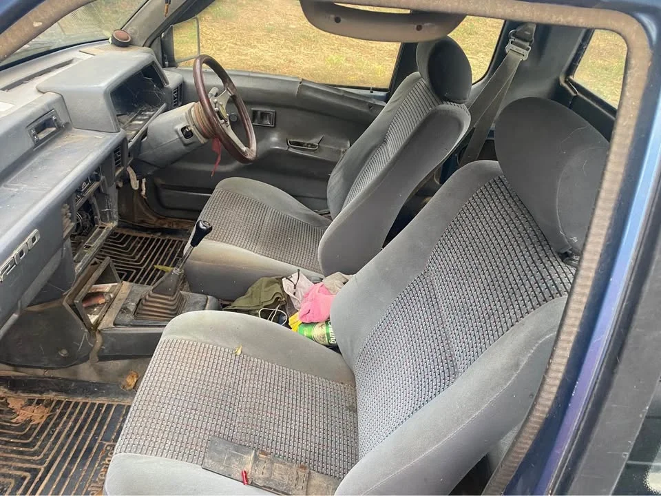 1994 Mitsubishi Triton II 2