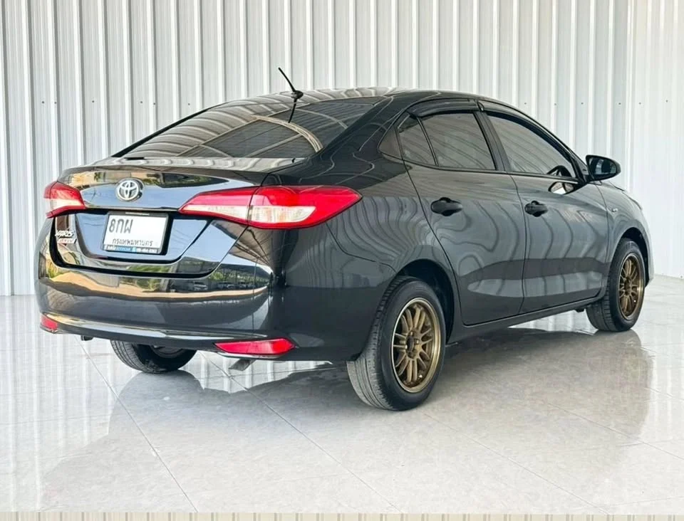 2019 Toyota Yaris ATIV III 2