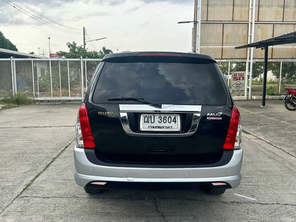 2007 Isuzu MU-7 3