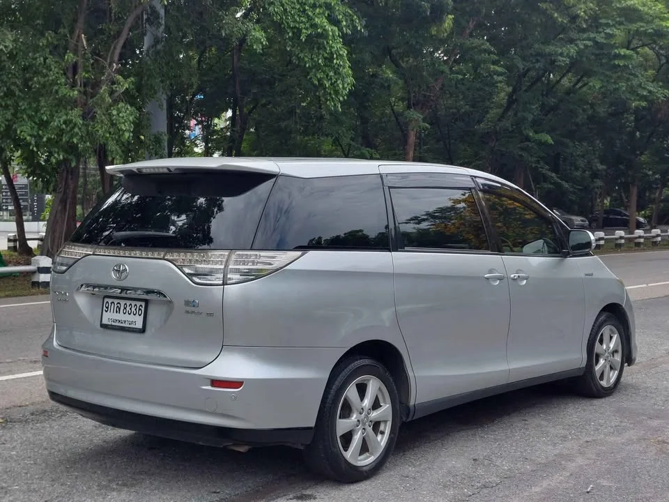 2008 Toyota Estima III 2