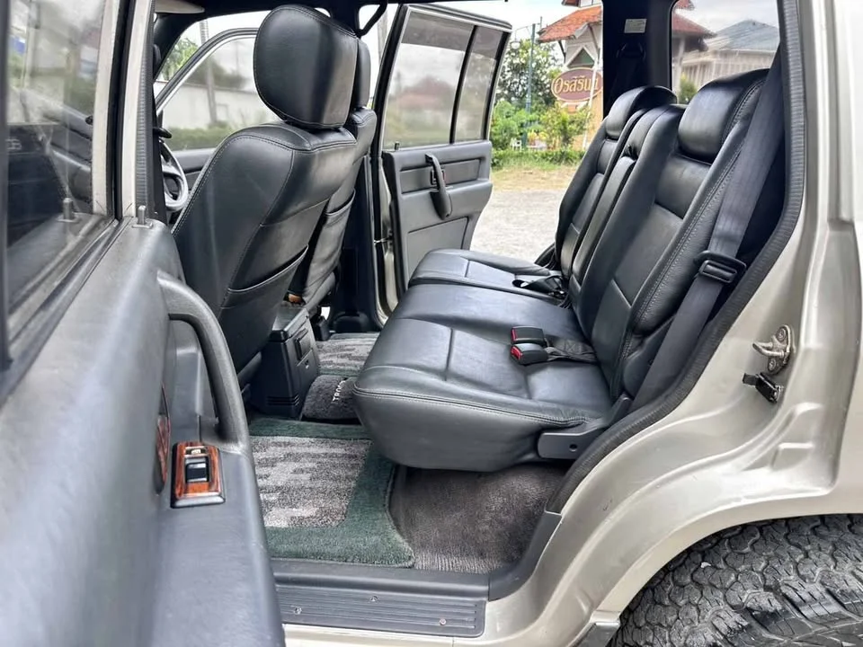 1995 Isuzu Trooper II 2