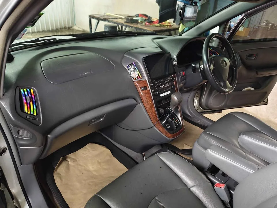 2001 Toyota Harrier I 3