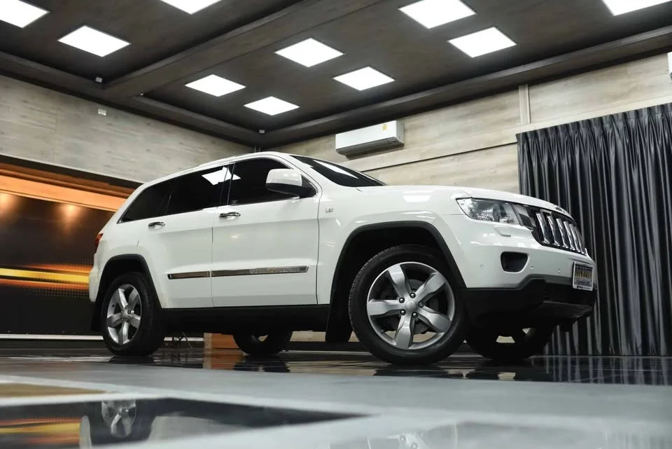2013 Jeep Grand Cherokee WK2 3