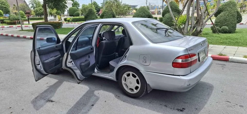 2000 Toyota Corolla Altis VIII (E110) 2