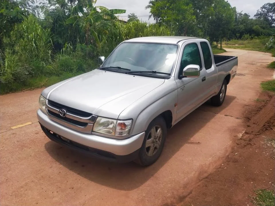 2002 Toyota Hilux Tiger VI 3