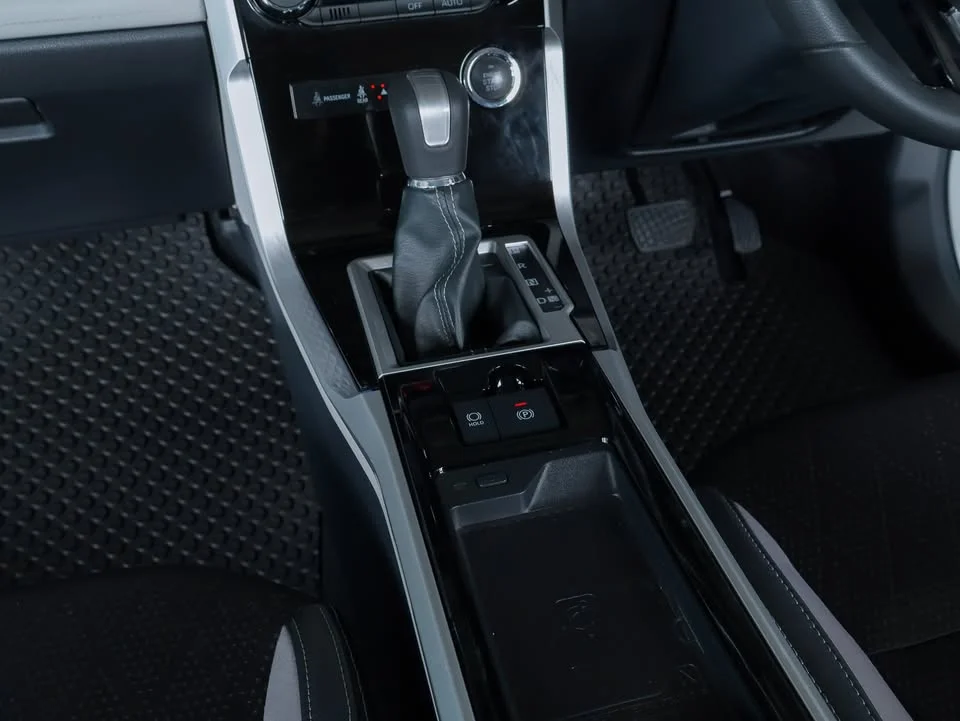 2023 Toyota Veloz III 2
