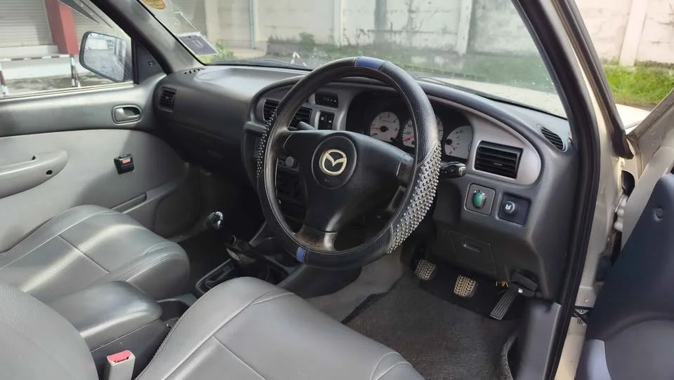 2004 Mazda 2500 Fighter V 3