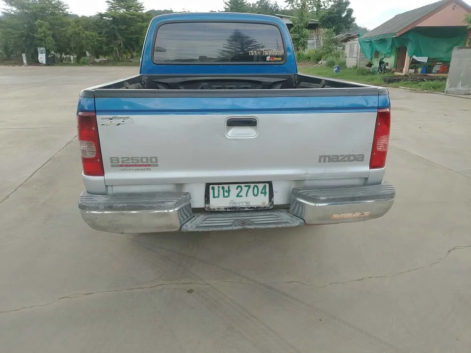 2003 Mazda 2500 Fighter V 2