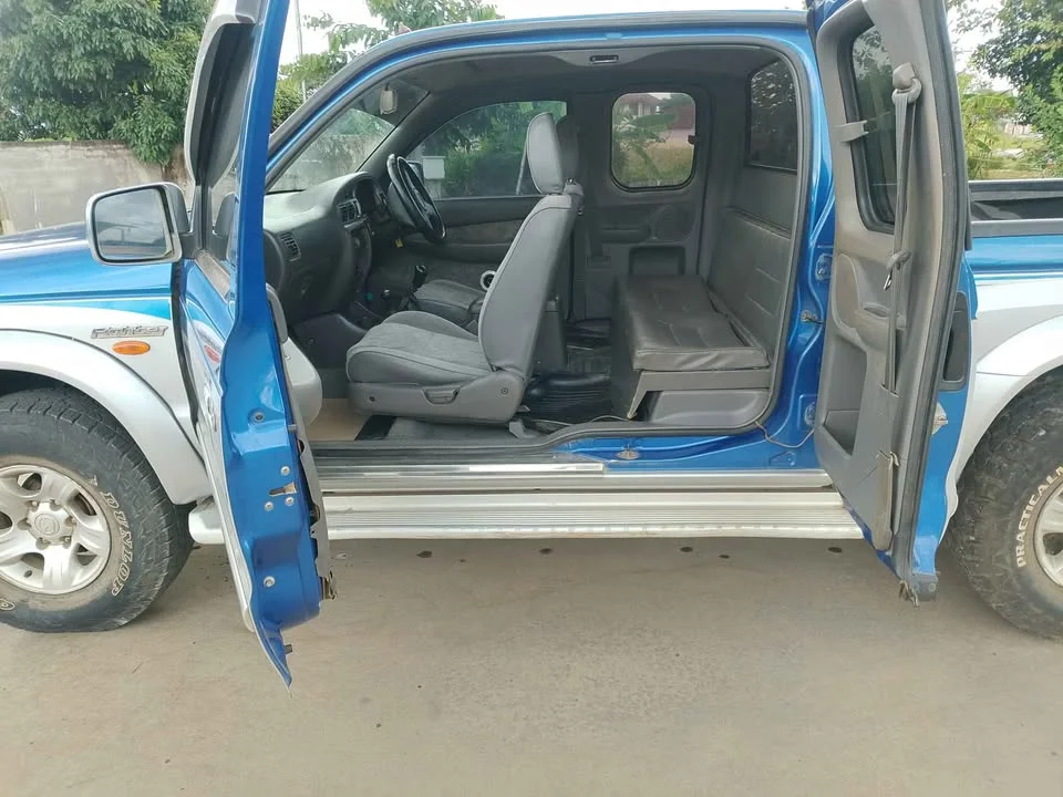 2003 Mazda 2500 Fighter V 3
