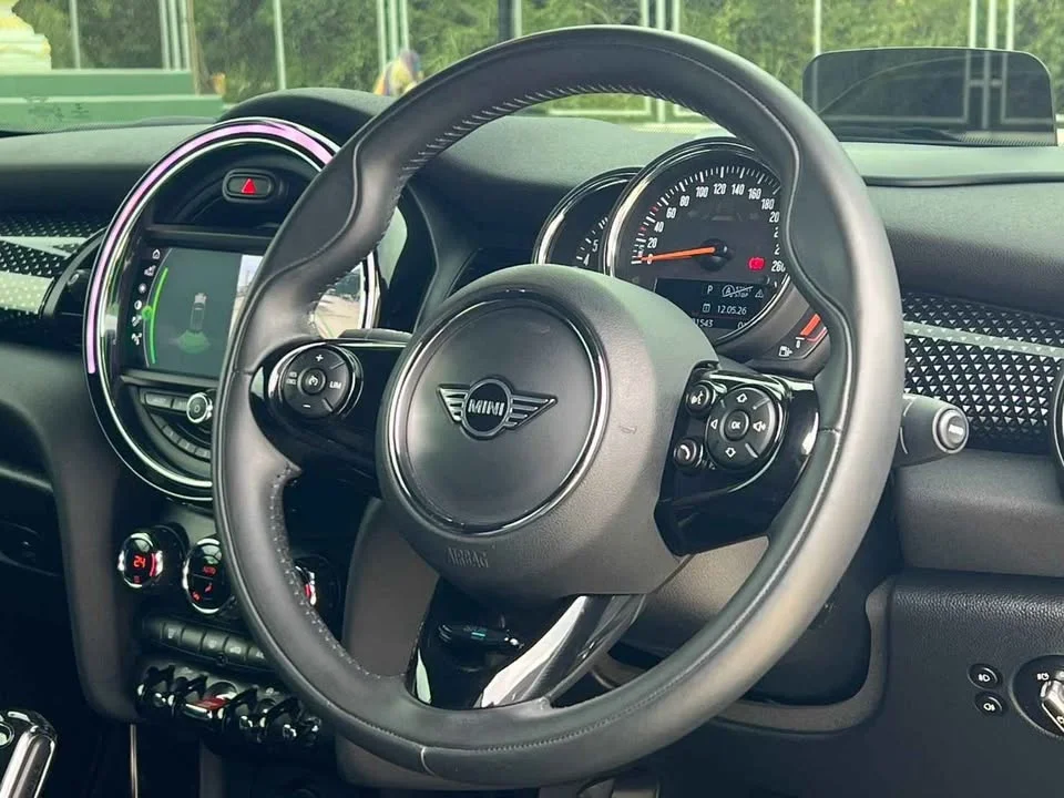 2021 Mini Hatch  III 2