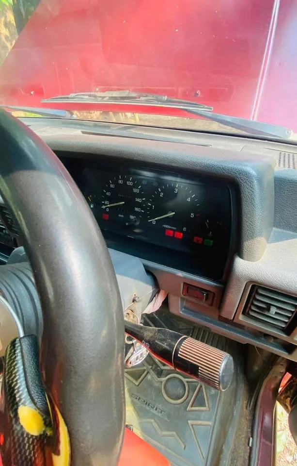 1999 Mitsubishi Triton II 2