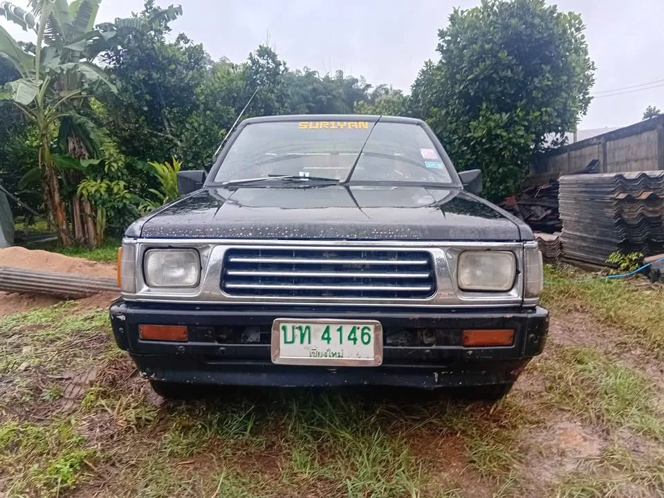 1996 Mitsubishi Triton II 2