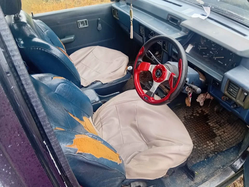 1996 Mitsubishi Triton II 2