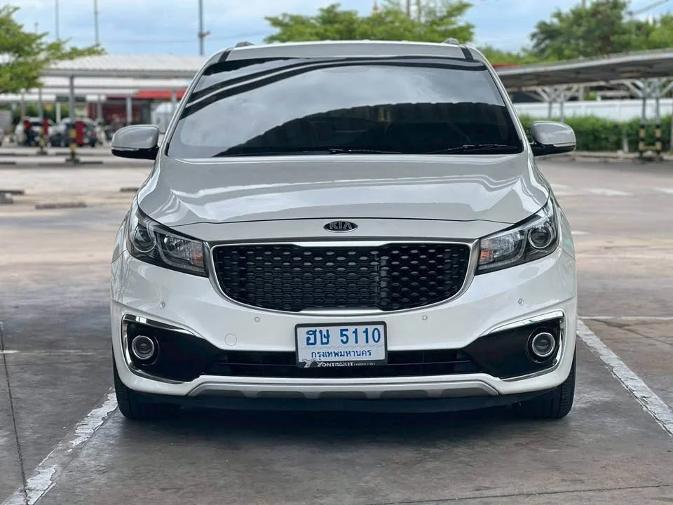 2015 Kia Carnival III 2