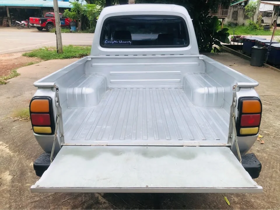 1990 Mazda B-series (Familia) III 3