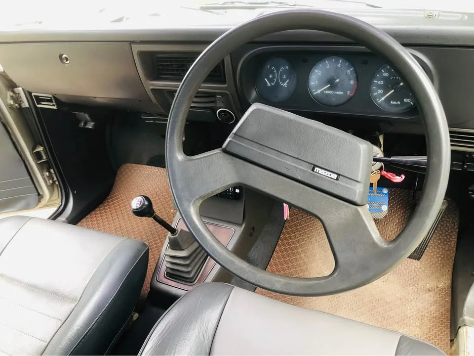 1990 Mazda B-series (Familia) III 2