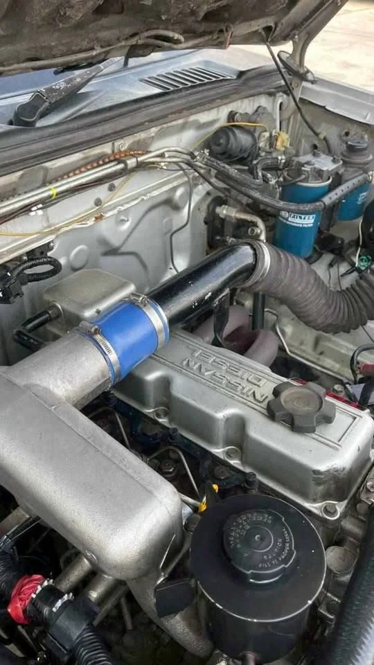 2000 Nissan Frontier I 2