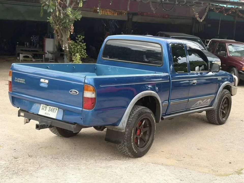 2002 Mazda 2500 Fighter V 2