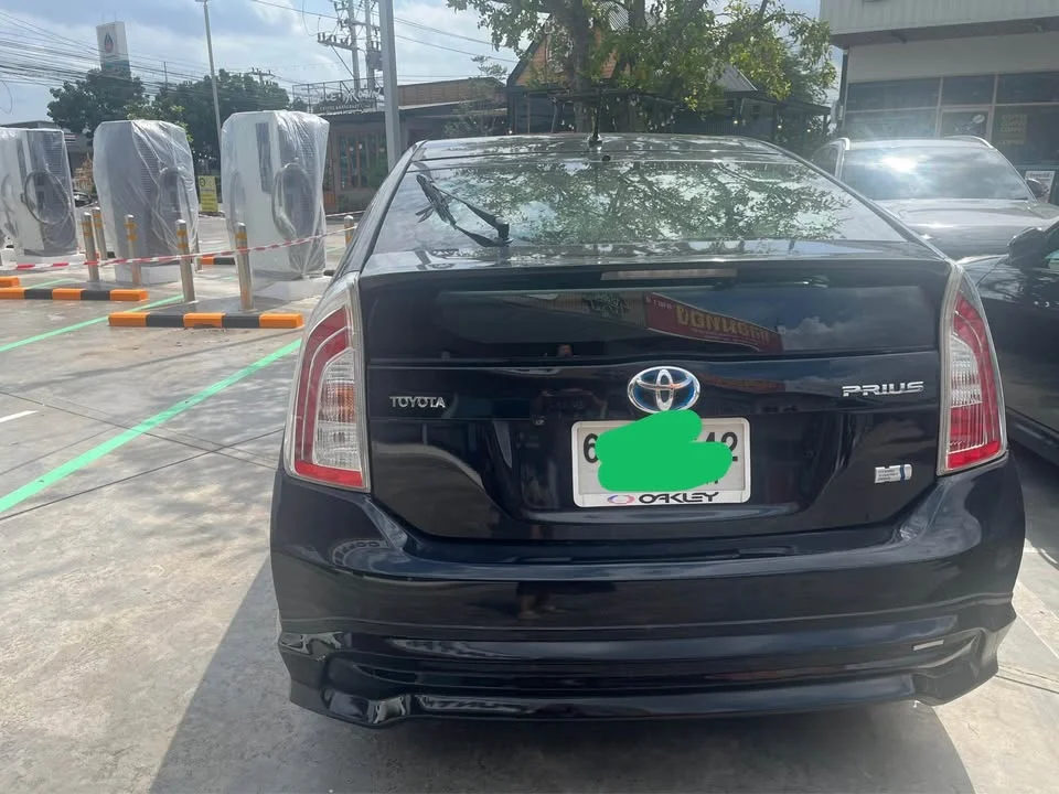 2013 Toyota Prius III 2