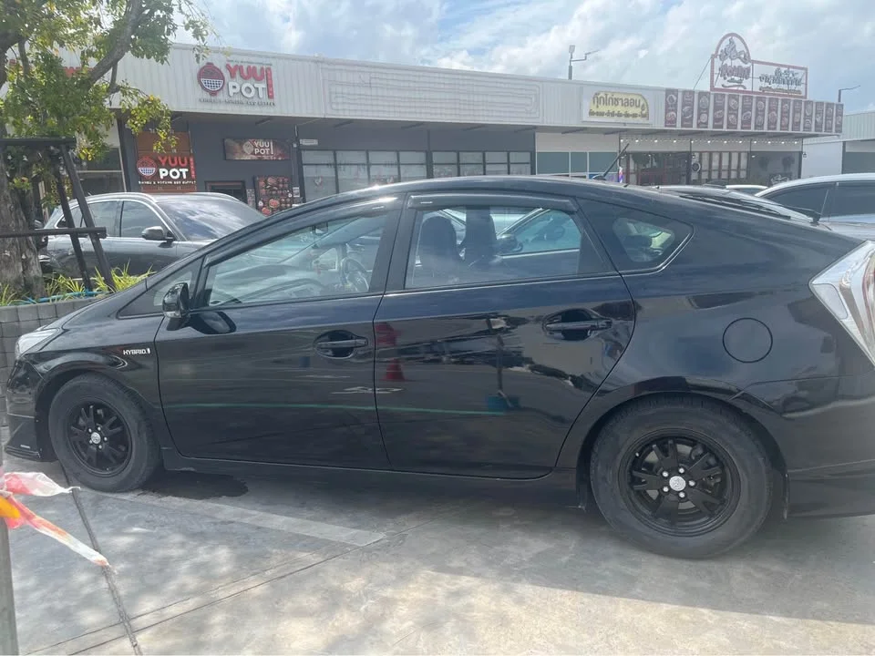 2013 Toyota Prius III 3