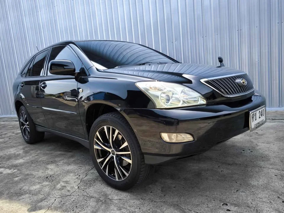 2004 Toyota Harrier II 3