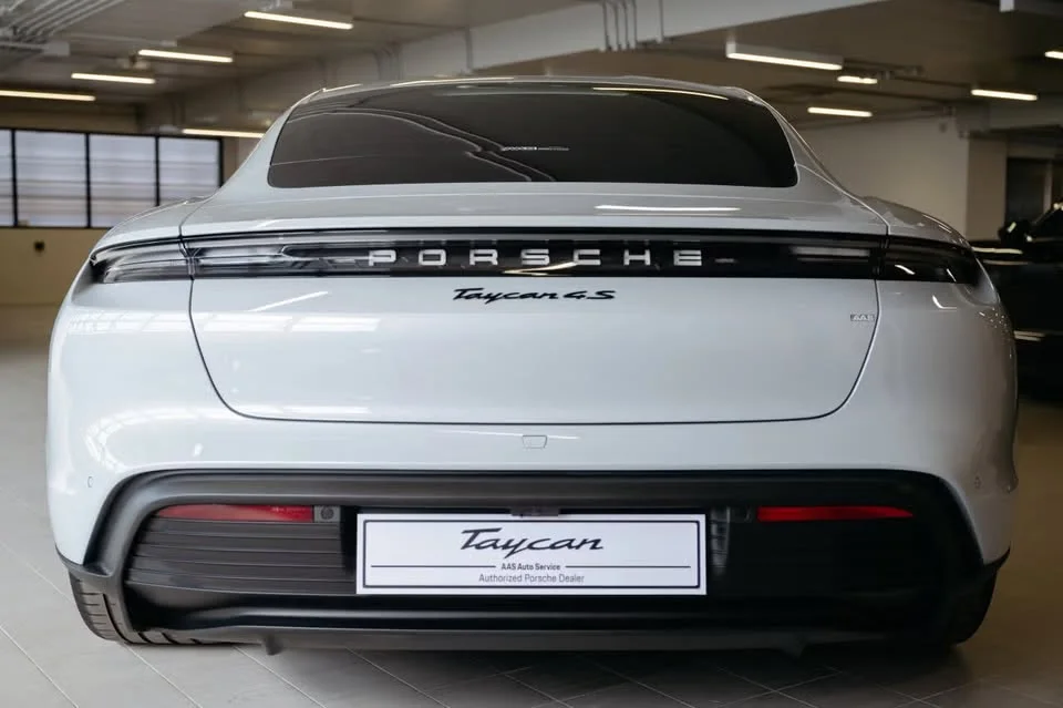 2024 Porsche Taycan 9J1 2