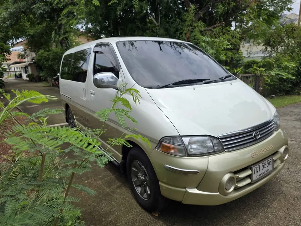 1999 Toyota Granvia H100 3