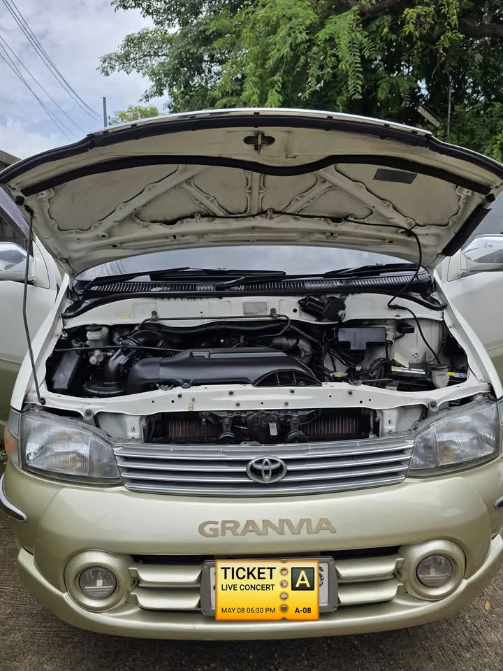 1999 Toyota Granvia H100 2