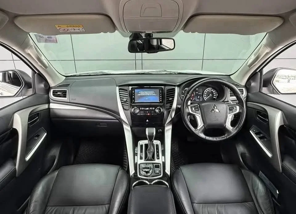 2016 Mitsubishi Pajero Sport III 2