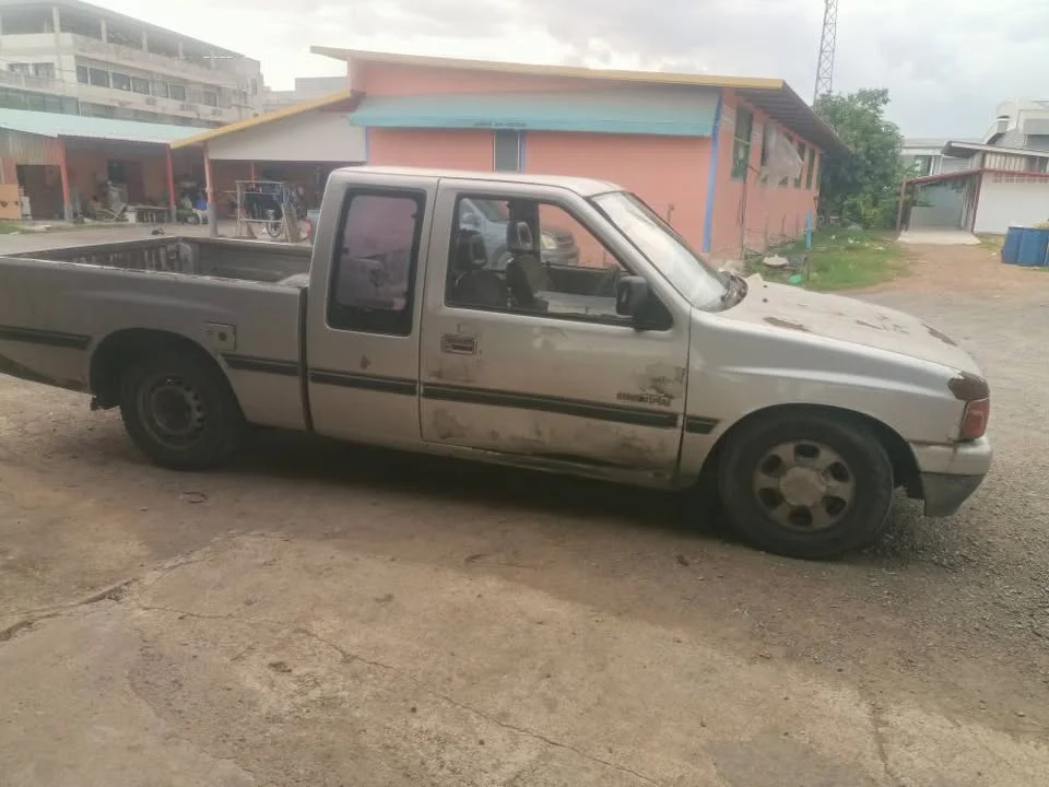 1993 Isuzu TFR III 3