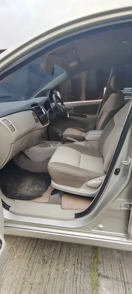 2013 Toyota Innova I 3