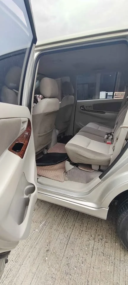 2013 Toyota Innova I 2