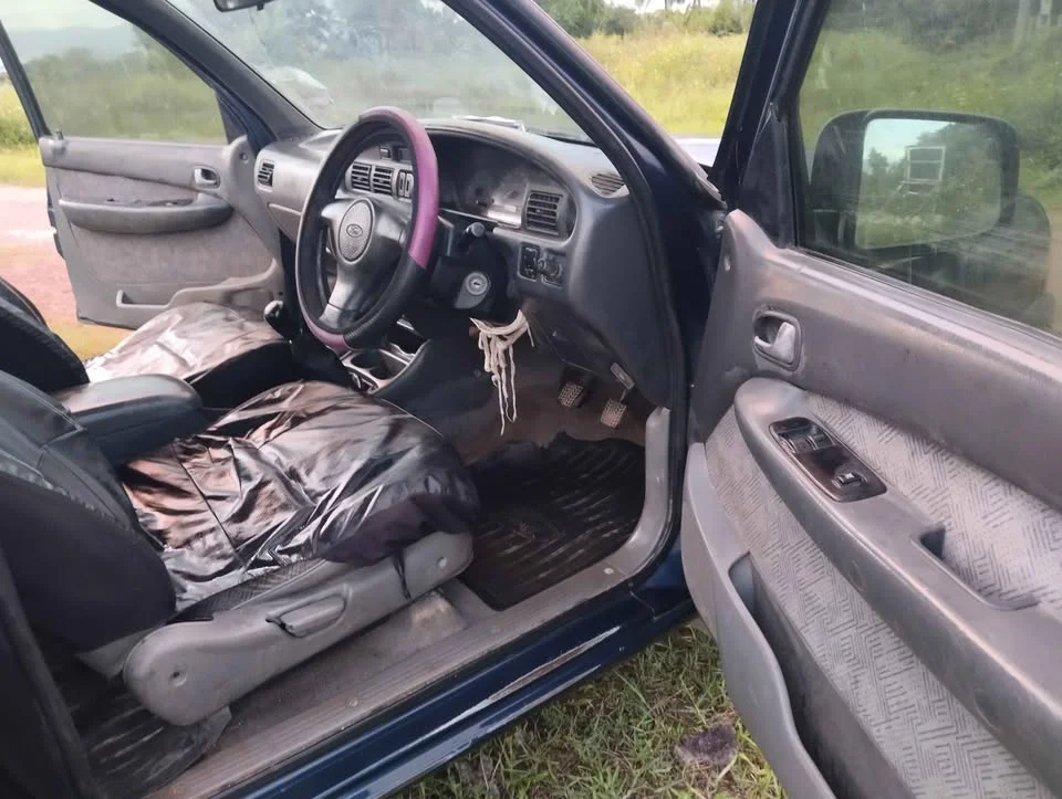 2002 Mazda 2500 Fighter V 2