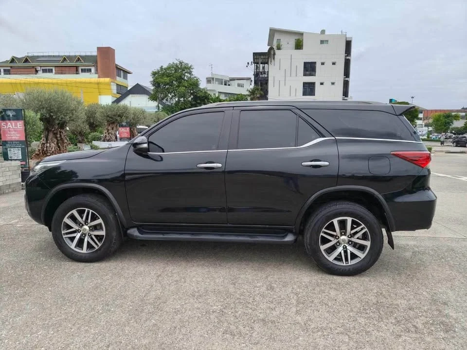 2017 Toyota Fortuner II 2