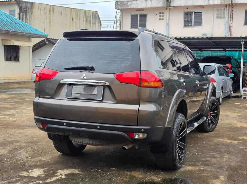 2011 Mitsubishi Pajero Sport II 2