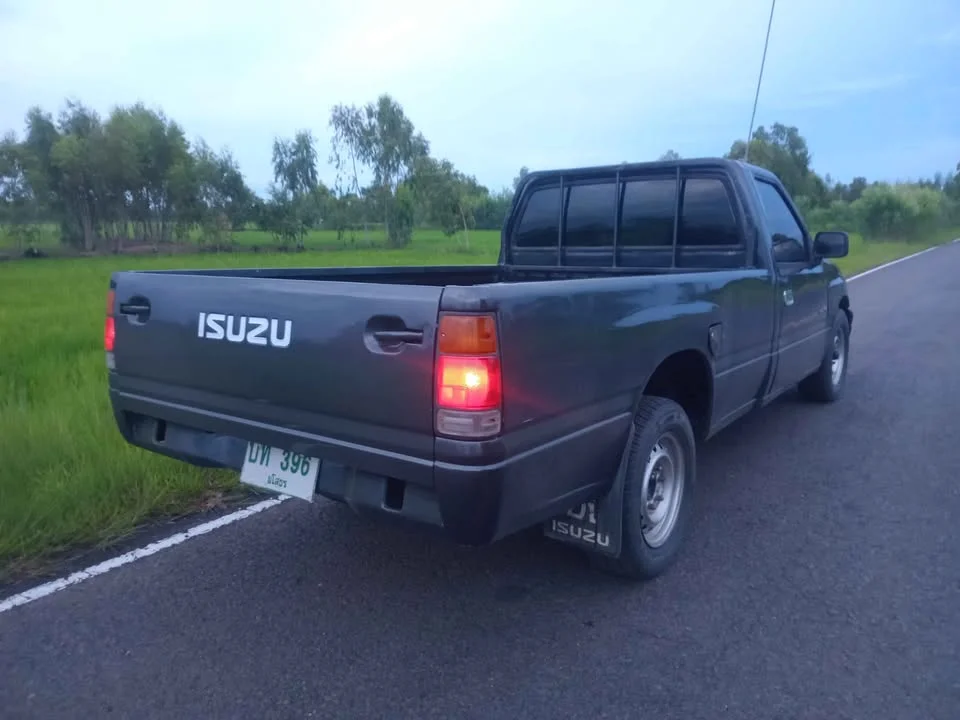 1993 Isuzu TFR III 2